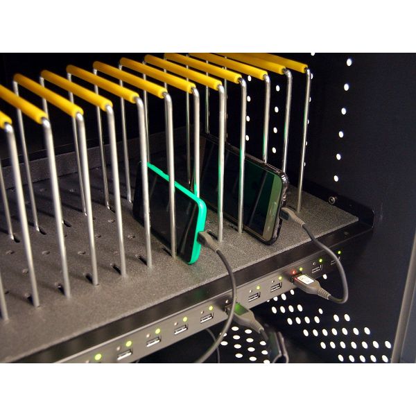 Polnilna USB omara Vega 16 - METALNA